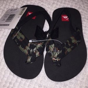 Quicksilver flip flops Toddler 7/8 with back strap